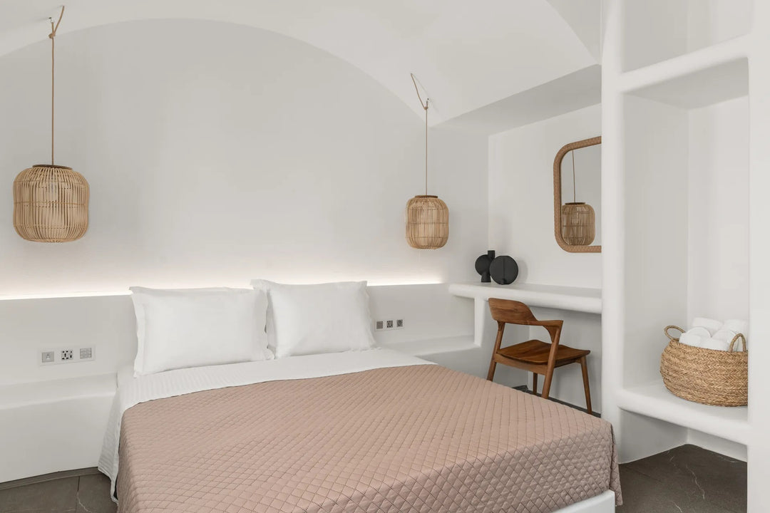 Mr & Mrs White Paros – Suites & More