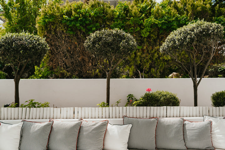 Mr & Mrs White Paros – Suites & More