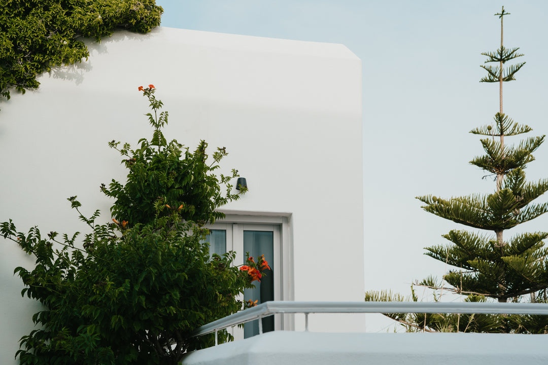 Mr & Mrs White Paros – Suites & More